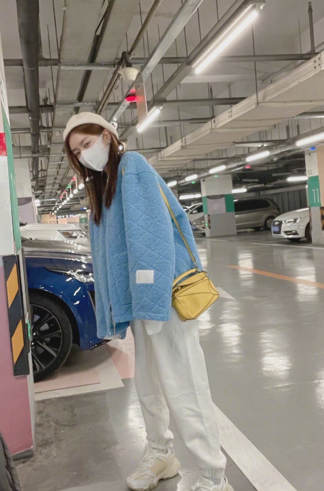 秦岚路人照,秦岚晒三亚度假照片