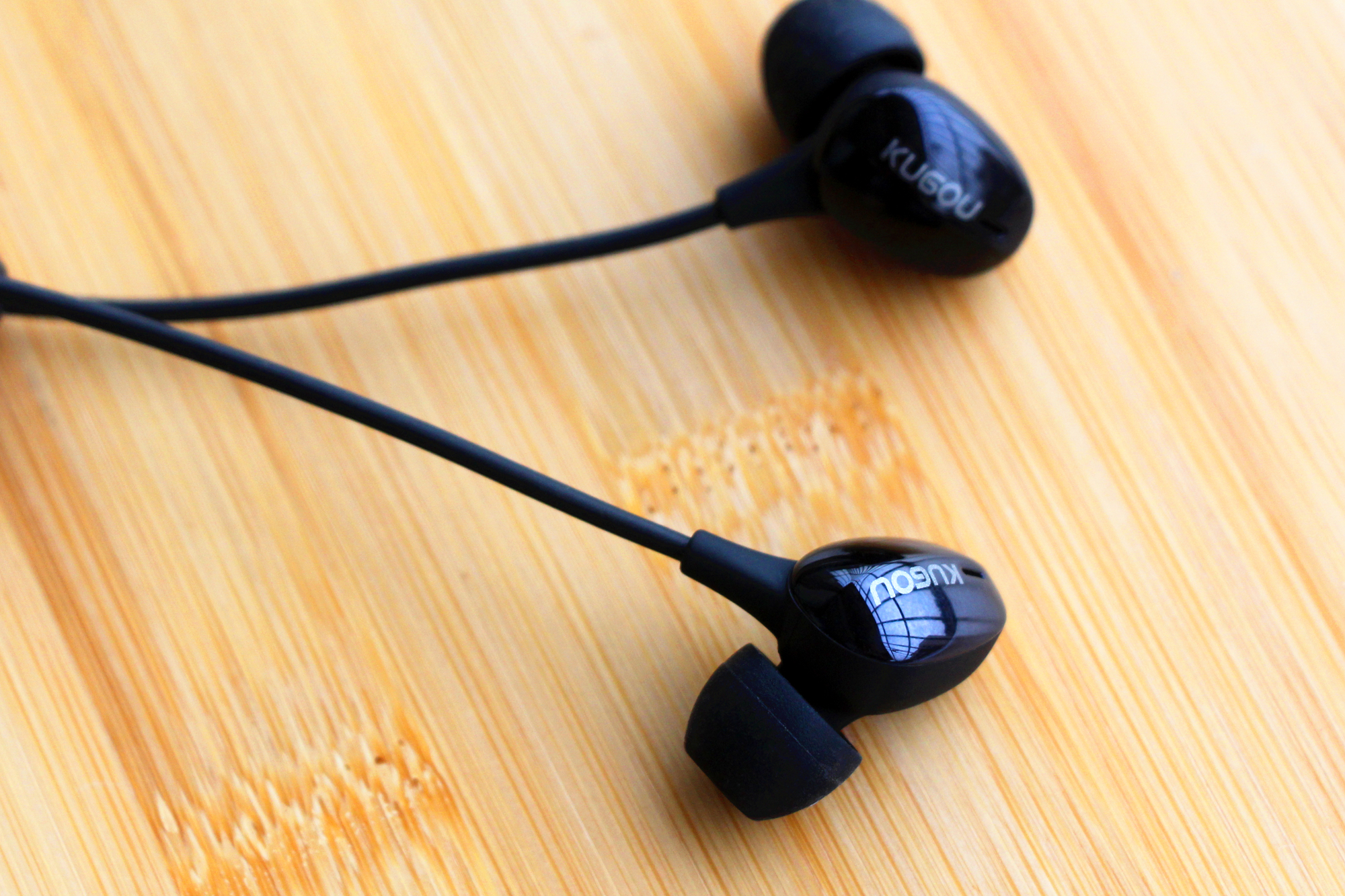 到底什么耳机又便宜又好用,到底哪种耳机适合玩游戏