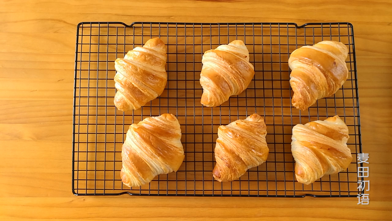 牛角包可颂面包开酥教程视频,牛角包可颂手动开酥