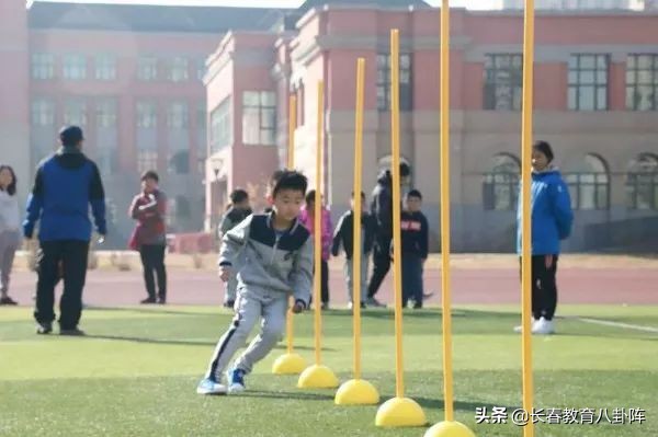 长春这所学校选拔“足球小将”！这帮孩子太幸福了