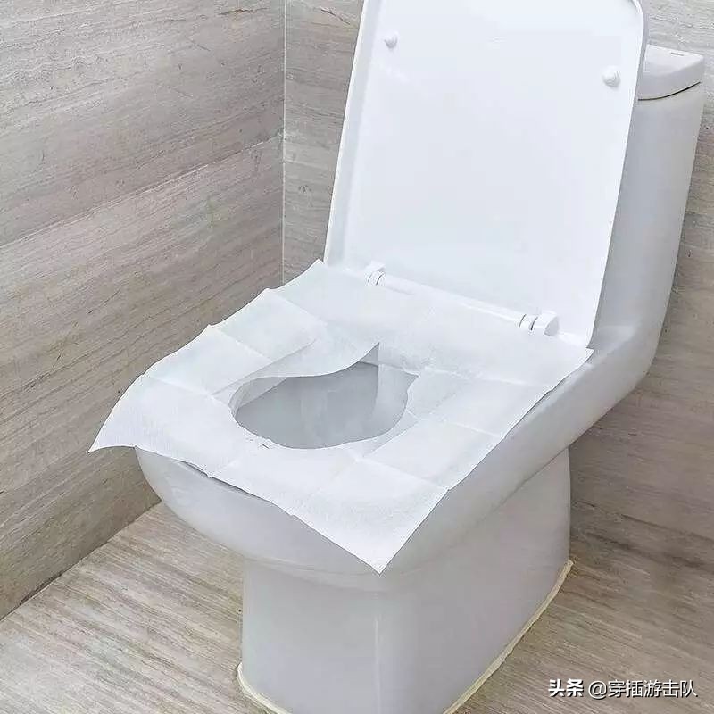 住宾馆为什么在马桶里倒一壶开水,为什么住酒店时要倒一壶开水