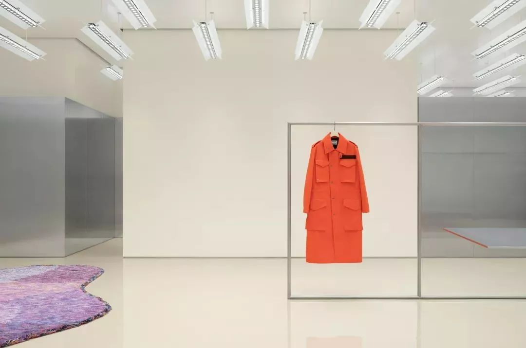 全球仅50多家店、年销售2亿欧元的Acne，门头竟然无LOGO？