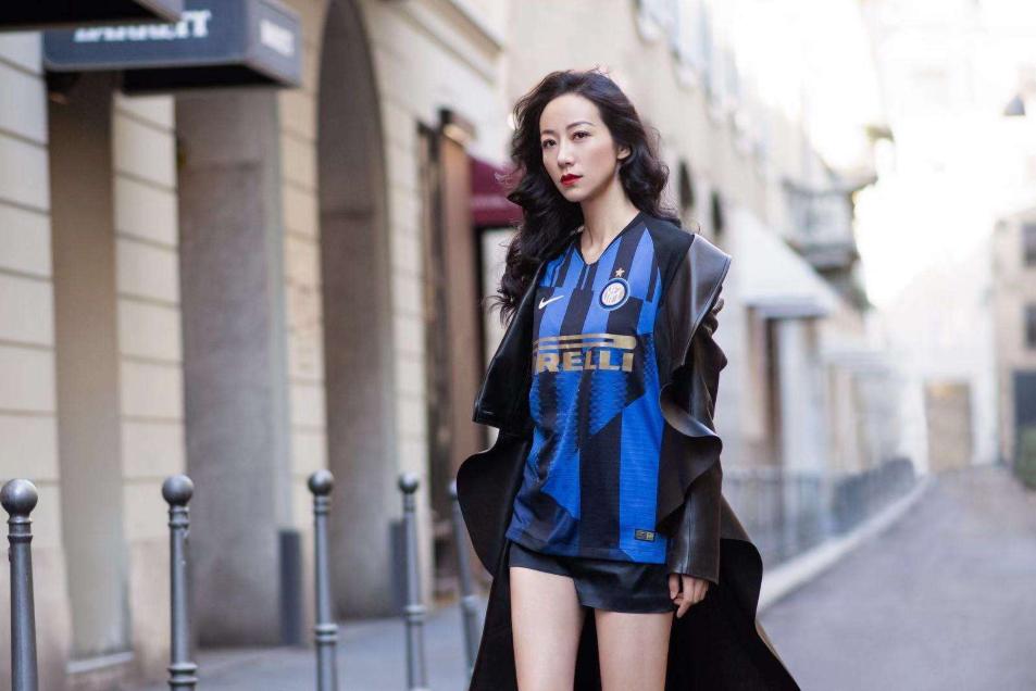 夏季新款运动休闲球衣,最新穿搭风格复古球衣