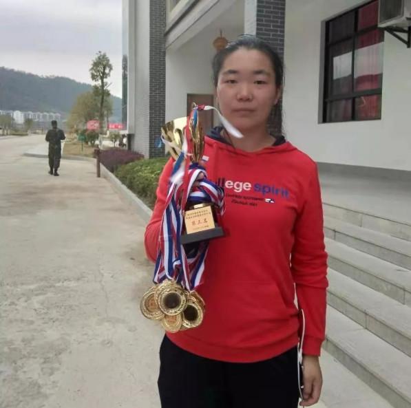 黄冈市第9届足球联赛冠军,湖北省黄冈市浠水县足球赛