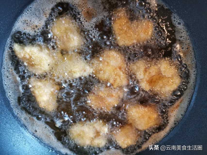 如何在家做和肯德基一样的炸鸡,炸鸡块怎么做酥脆好吃肯德基