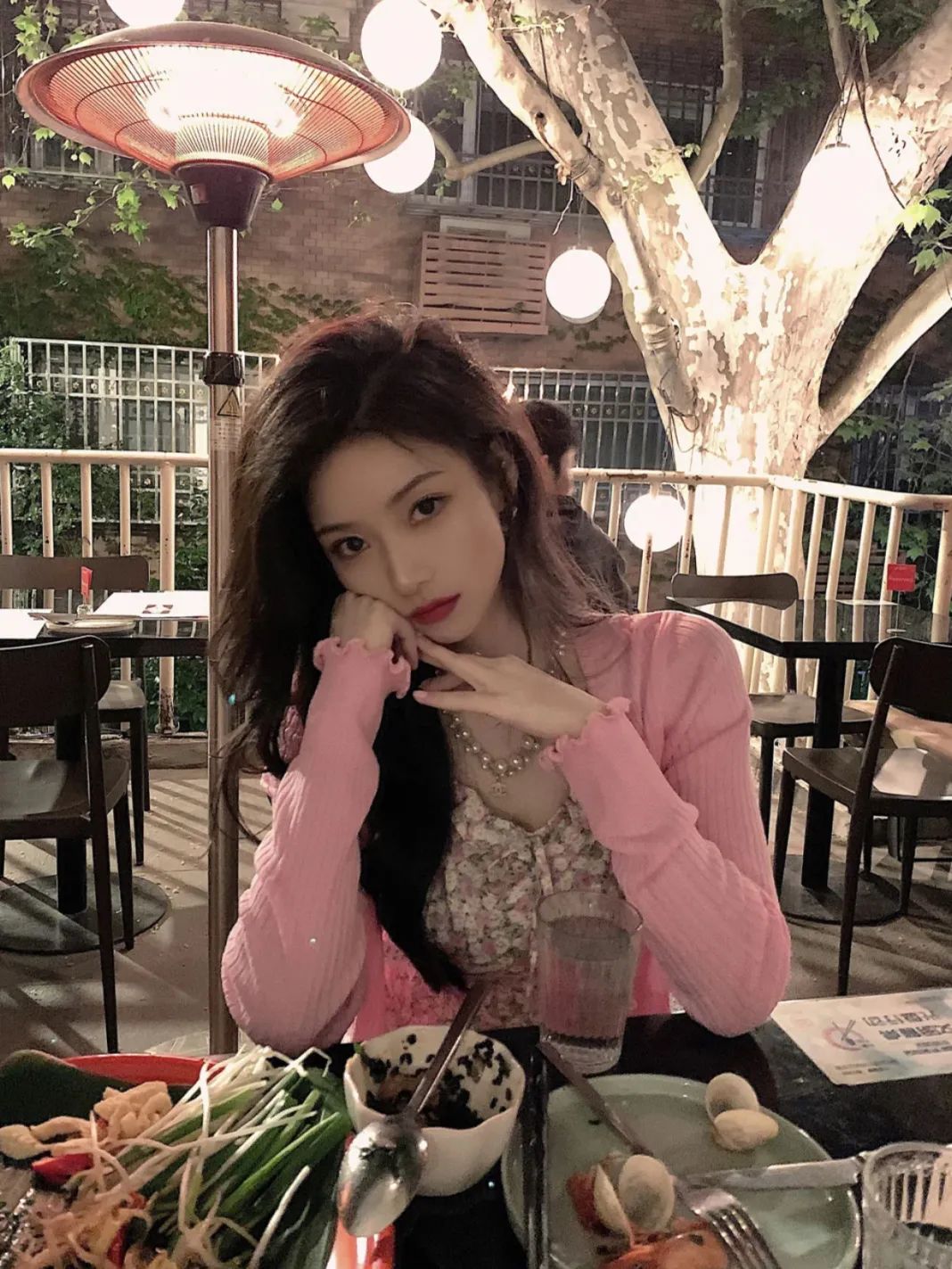 女生都是用美颜相机拍照吗,女生用美颜拍照好看吗