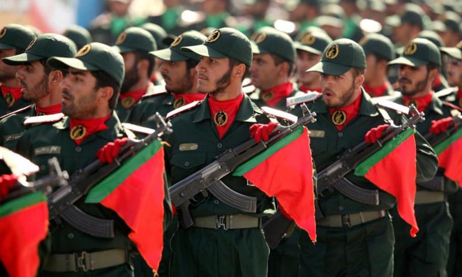 这才是伊朗真正王牌，30万大军不惜自杀式攻击，美承认：不敢招惹