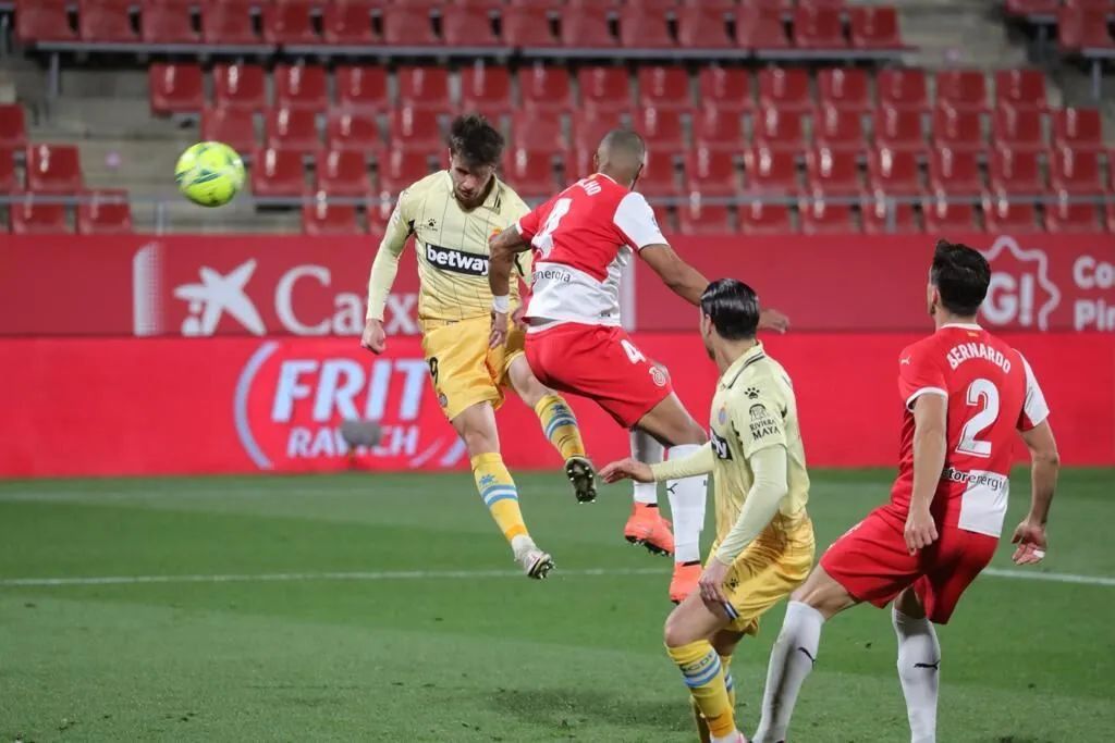 武磊西班牙人0-3败,西班牙人领先1比0皇马