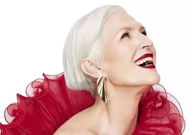 梅耶马斯克走秀,超模梅耶