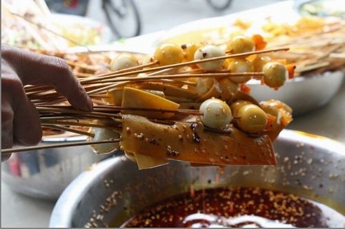 快速赚钱的小吃行业,一个小吃怎么运营能挣到100万