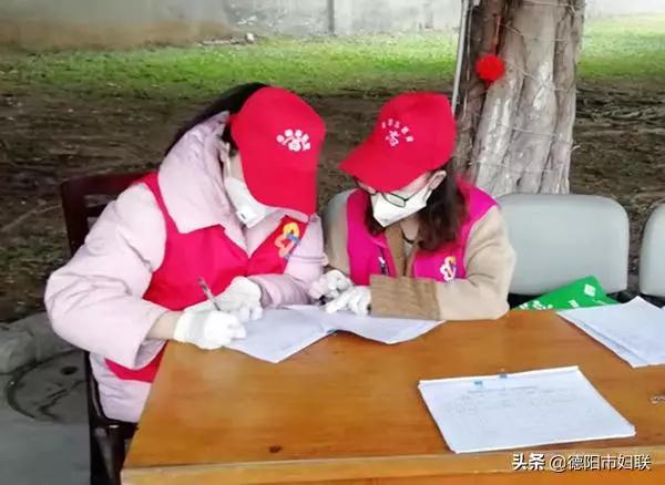 巾帼志愿者撑起抗疫防疫半边天,抗疫志愿者为出征勇士护小家