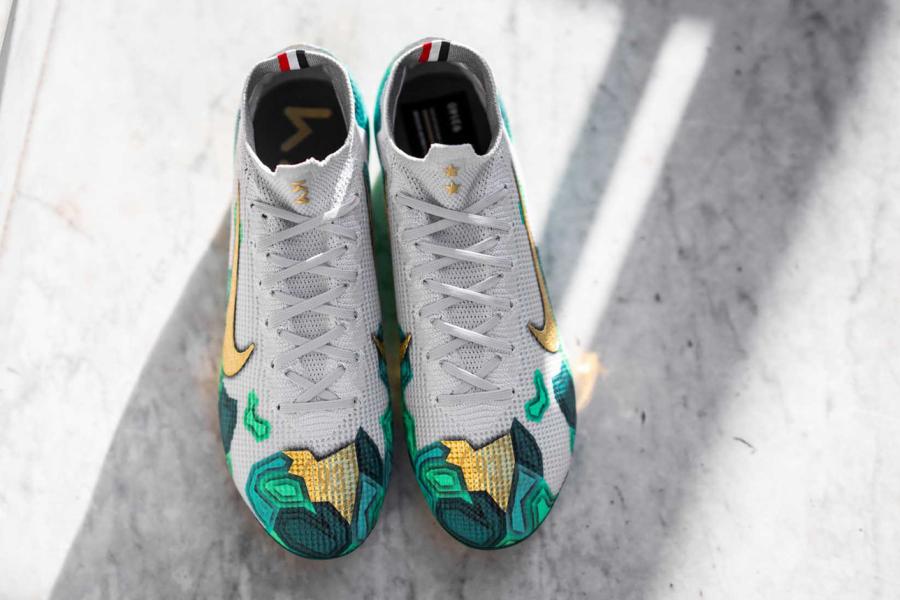 nike姆巴佩足球测评,nike为球星的专属鞋垫