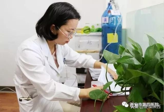 从生死营救到“*拍偷**照”，发生在西安四院的这些场景，温暖了2019