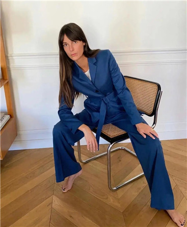 流行色2020经典蓝,今年的流行色经典蓝凭什么红出圈