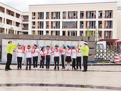 凤卧山下的“公安蓝”