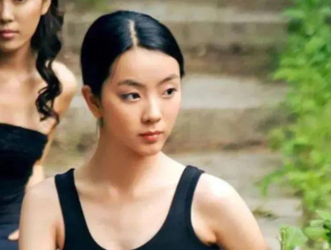 央视主持李思思瘦过头了,央视主持人李思思的成功之路