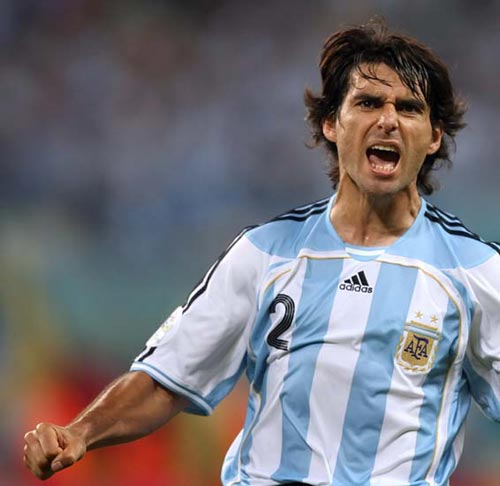 足坛历史最伟大的十大11号球员,瓦拉内阿尔维斯足球