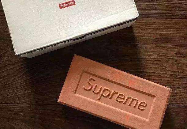 Gucci护膝copy“跪的容易”？这些另类奢品突破想象