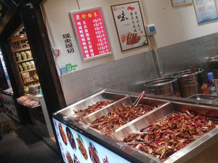 雨天逛凤凰古城,夜逛凤凰古城