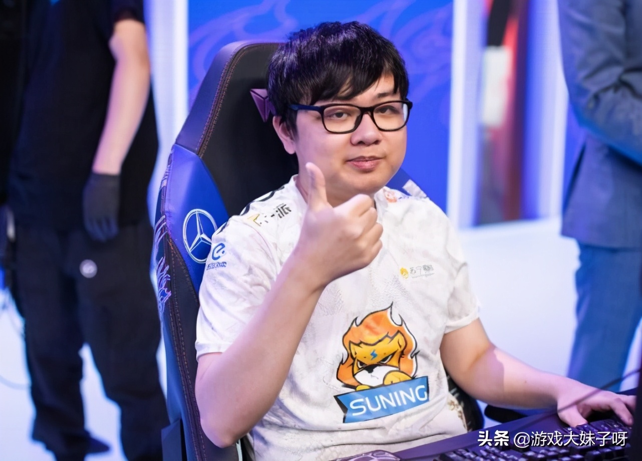 拳头宣布S11赛季奖励，5款炫彩皮肤可供选择，还有段位门槛