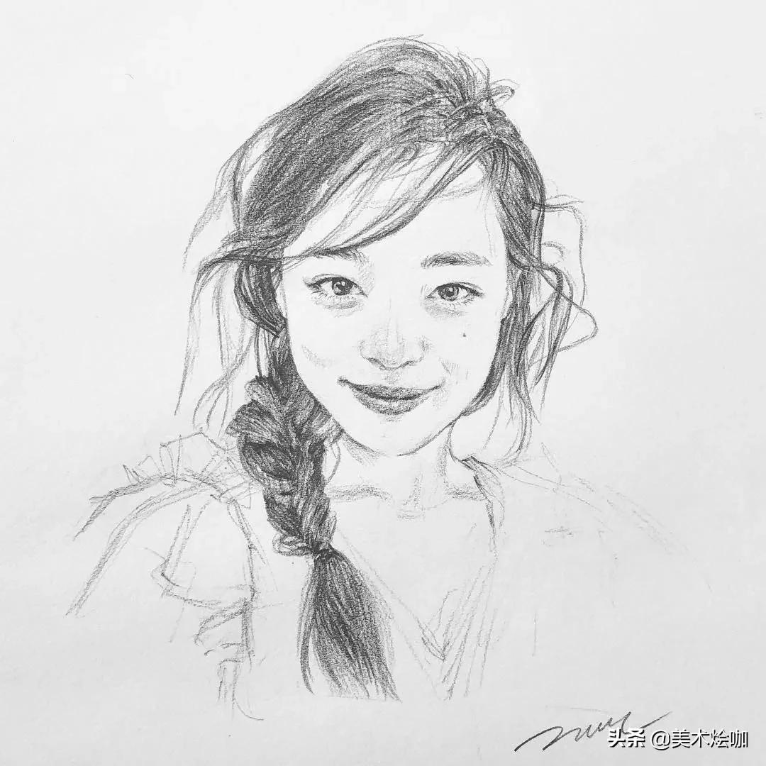 他笔下的极简山水禅意十足,他画的风景素描每笔都是细节