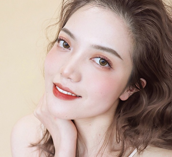 化妆用什么样的腮红,化妆后感觉没化一样