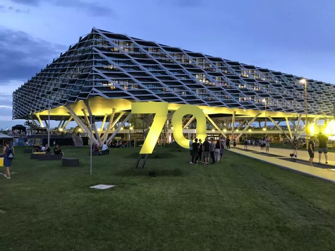 adidas总部大楼,adidas新总部大楼