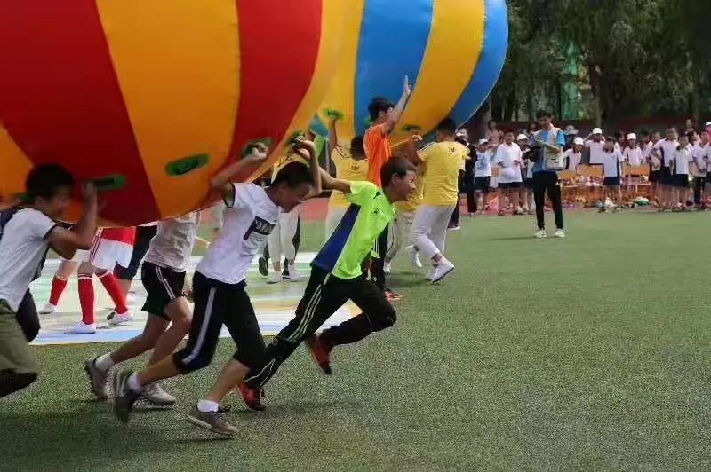 鍜岃皭鑲蹭汉,鍜岃皭鏁欒偛鍏ㄩ潰鍙戝睍