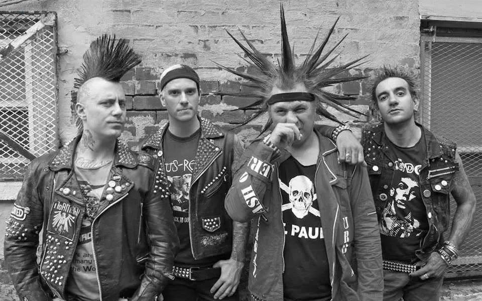 蒸汽朋克纹身和哥特纹身,又纹身又穿鼻环