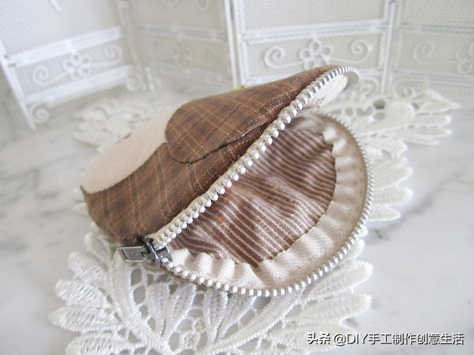 碎布缝了一个圆形零钱包，朋友们都追着问我要，附布艺拼布教程