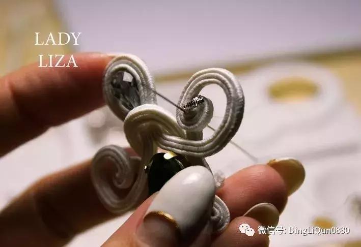 珍珠手工串珠教程,串珠教程简单优雅的s型珍珠耳坠