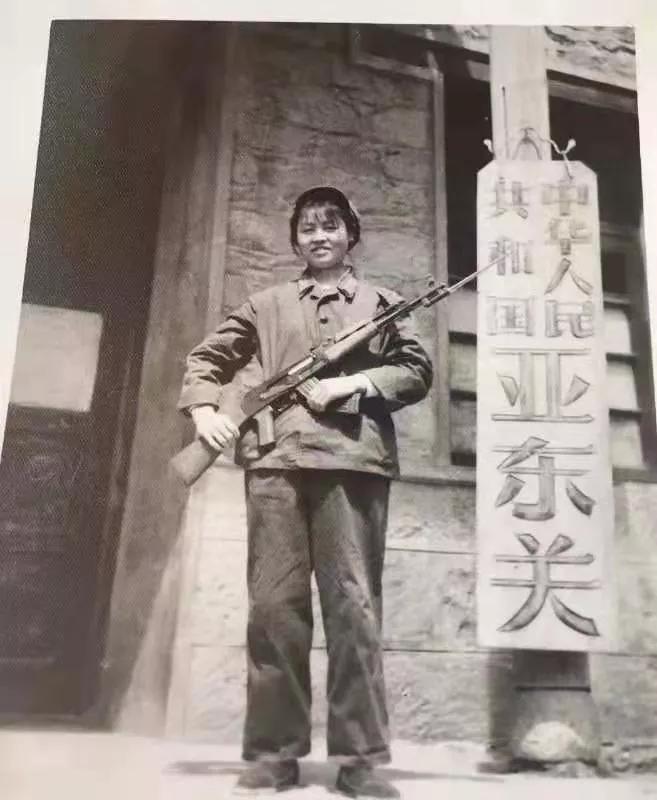 在*藏西**，我们的第三*战野**医院，我们的芳华……
