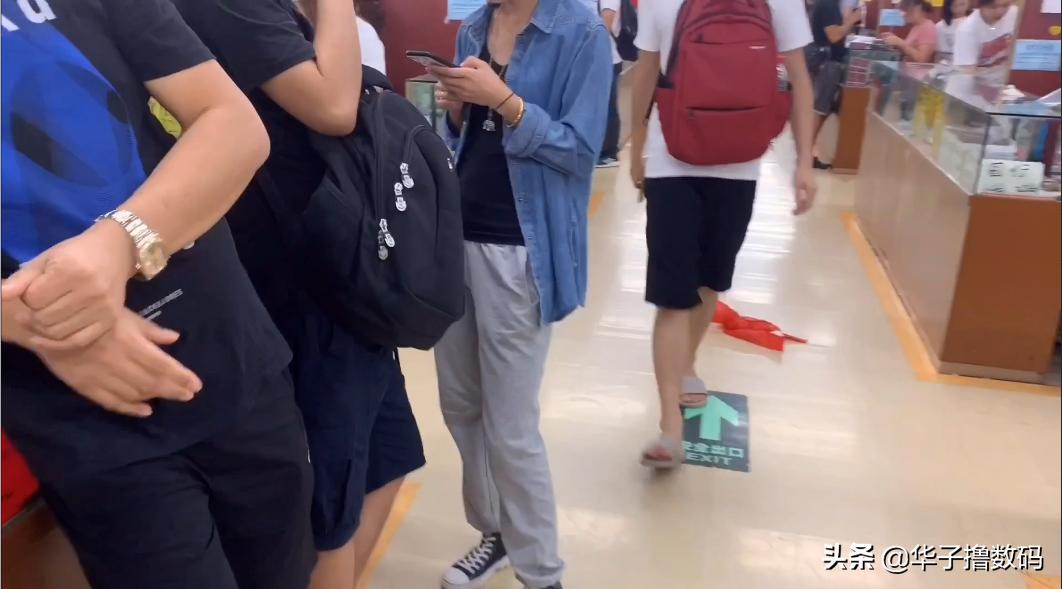 在深圳搬砖的真实生活,揭秘华强北搬砖客