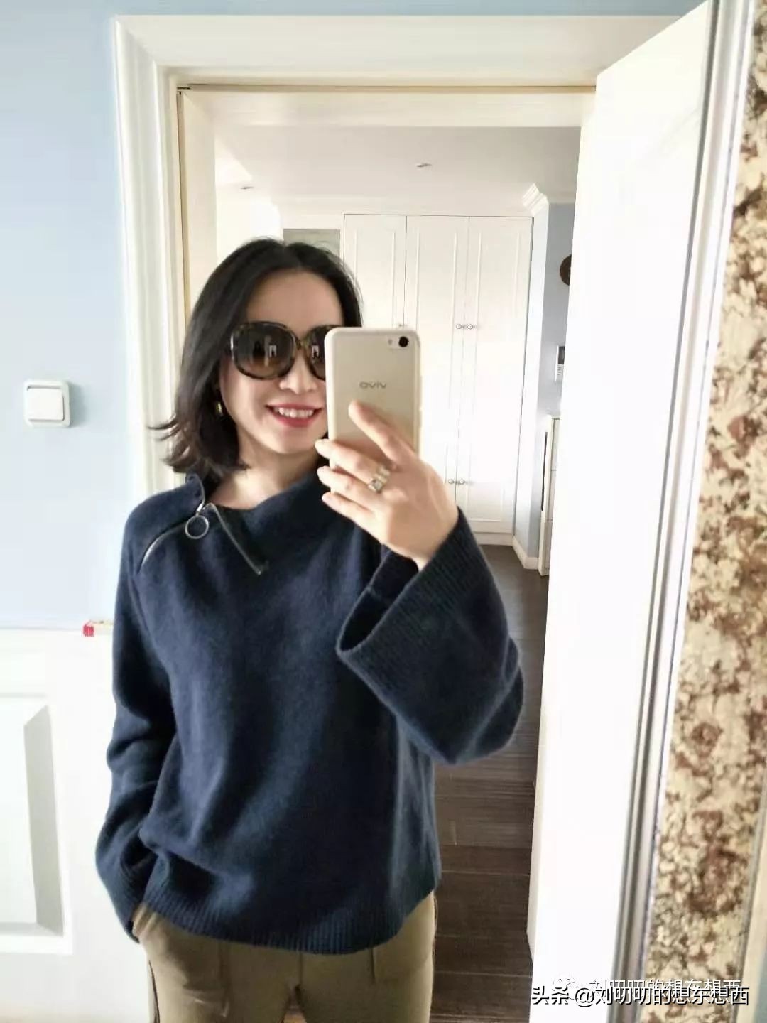 带帽子绿羊绒衫搭配什么外套,休闲装搭配冬款