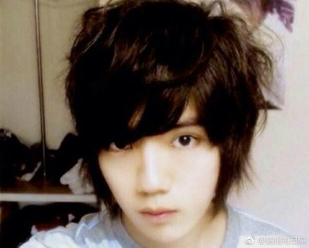 鹿晗、吴亦凡早年杀马特造型是学东方神起的？打开方式不对吧