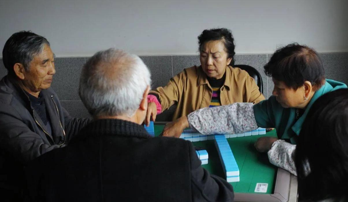 清明后母校一个班级古稀同学的聚会
