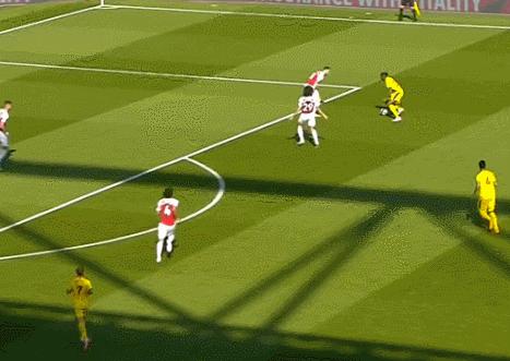 曼联球探报告：把英超边锋们防到怀疑人生，万比萨卡到底有多强？