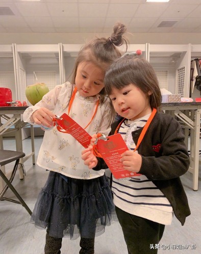 贾静雯思考咘咘波妞成家立业,贾静雯波妞萌照