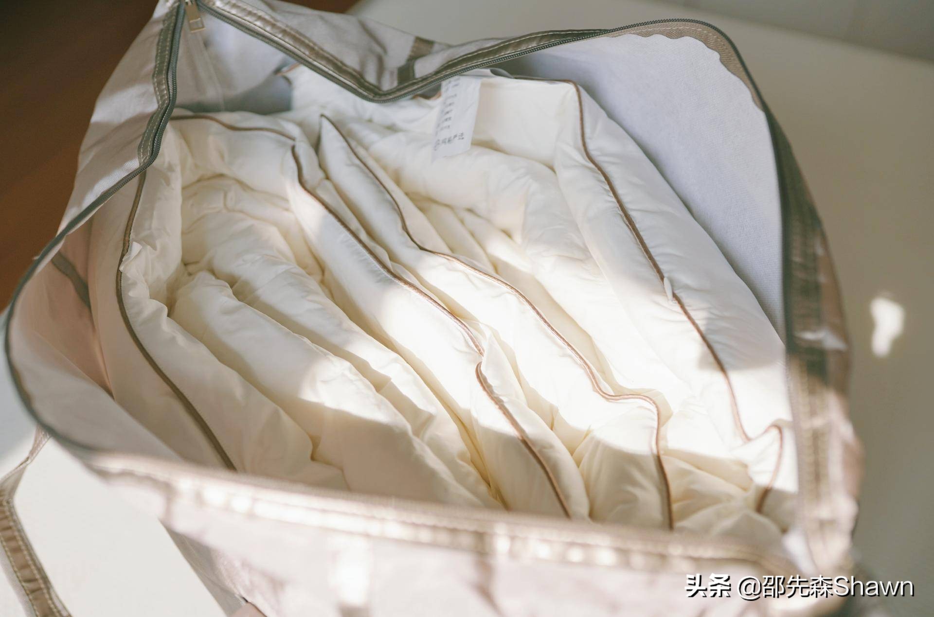 许你冬日温软如梦—网易严选95%白鹅绒被