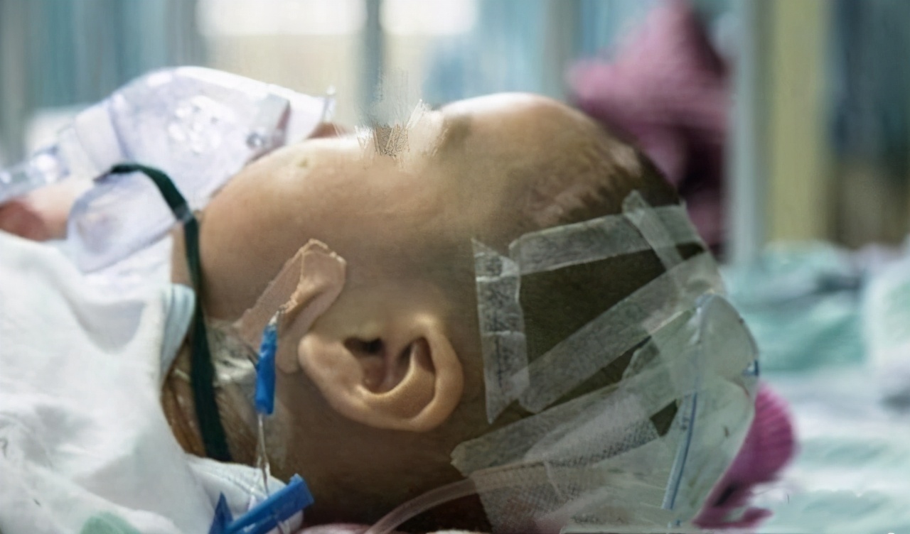 只因这个动作,八个月宝宝被哄成了脑瘫,这些育儿陋习还有家长犯