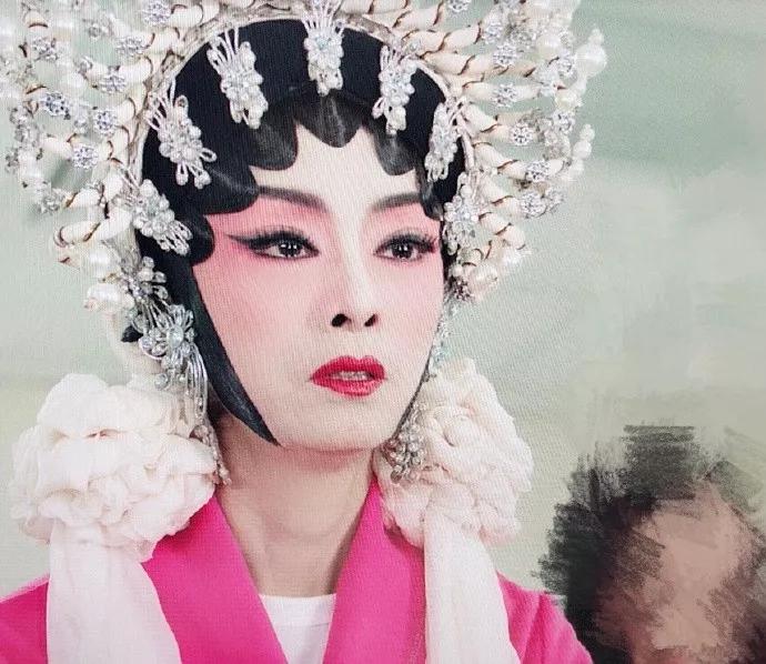 成龙和米雪是怎么样相爱的,成龙奥斯卡举办庆功宴米雪