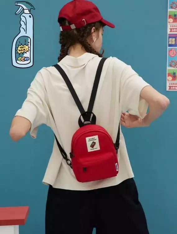 百搭通勤双肩包,这款双肩包是百搭神器