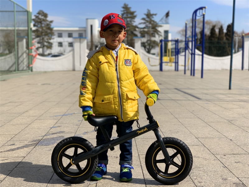 柒小佰700kids 儿童滑步车pro (柒小佰儿童滑板车怎么折叠)