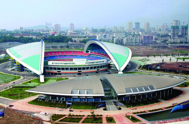 球迷朋友们，中超十六强，各自主场最震撼的体育馆，你能知多少？