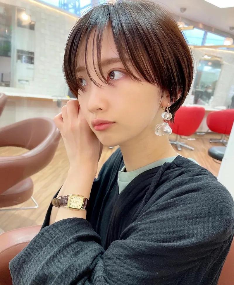 挂耳短发短款,挂耳式小短发