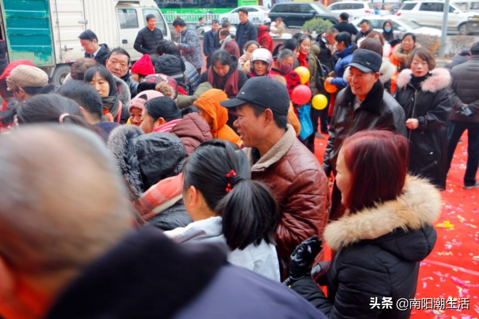 六福珠宝中央大街旗舰店,六福珠宝精品专卖店
