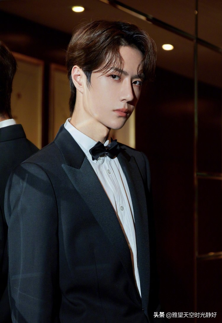 痞帅风男明星壁纸黑色,黑色西装壁纸