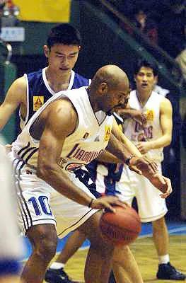 辽篮外援莫兰德水平,辽篮铁定换外援了吗