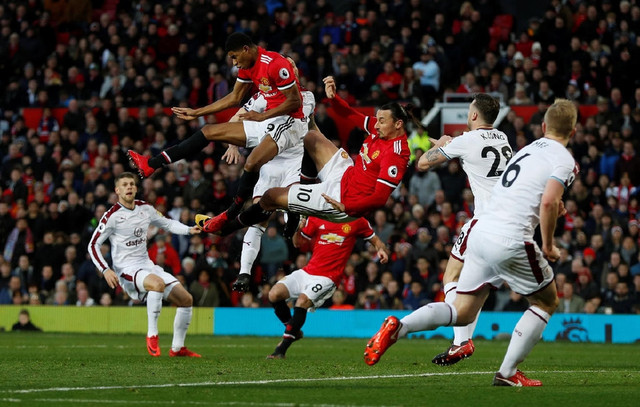 足球队的队长一般都是后卫,为什么队长都是后卫或者门将