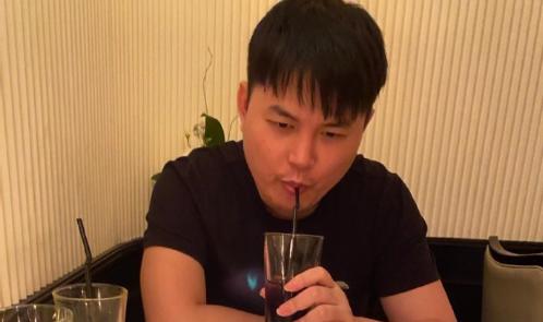 宝贝们记得每天续下荧光棒
